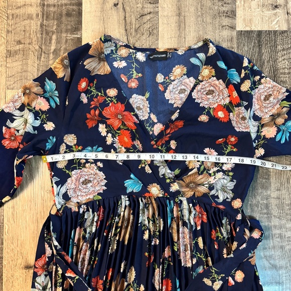 Beautiful Long Sleeve Pleated Floral Maxi Dress size US 12 - Picture 7 of 12